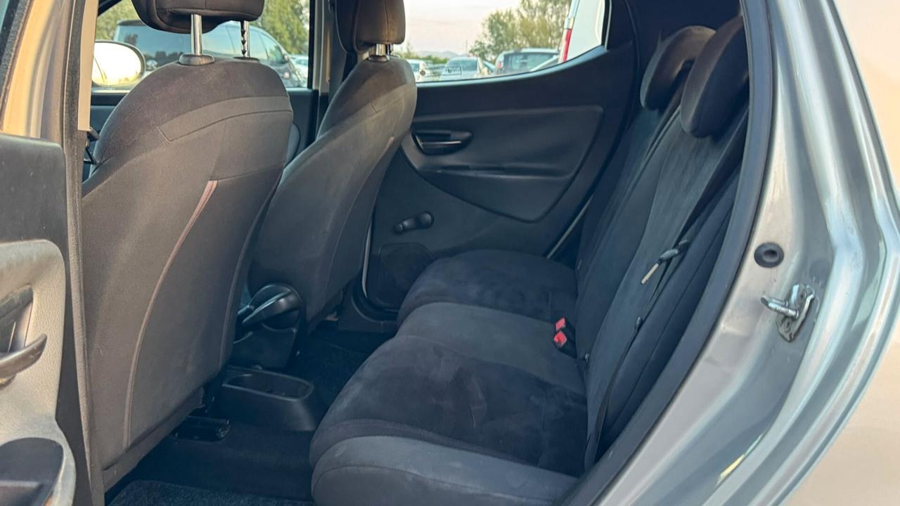 Lancia Ypsilon 0.9 TwinAir 85 CV 5 porte