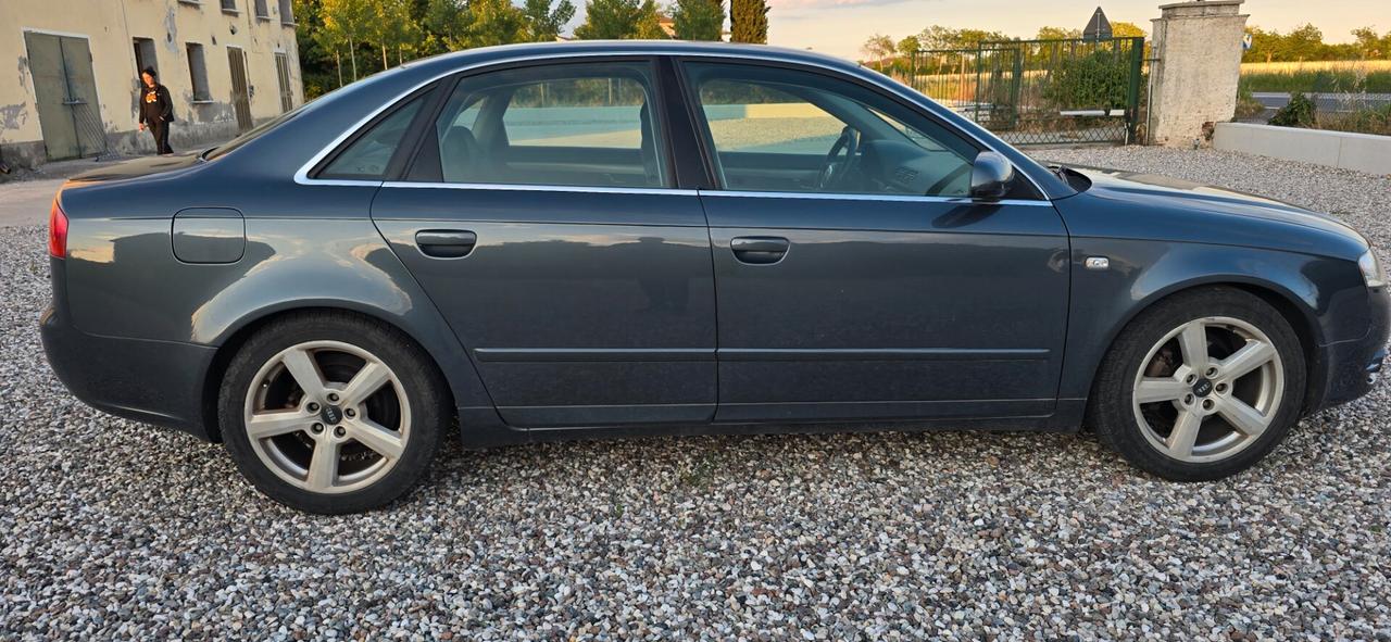 Audi A4 2.0 16V TDI Sport. Berlina unico propitario