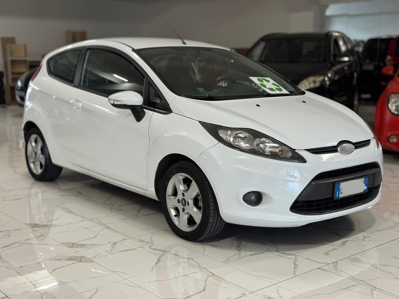 Ford Fiesta 1.2 neopatentati REGENERED CAR
