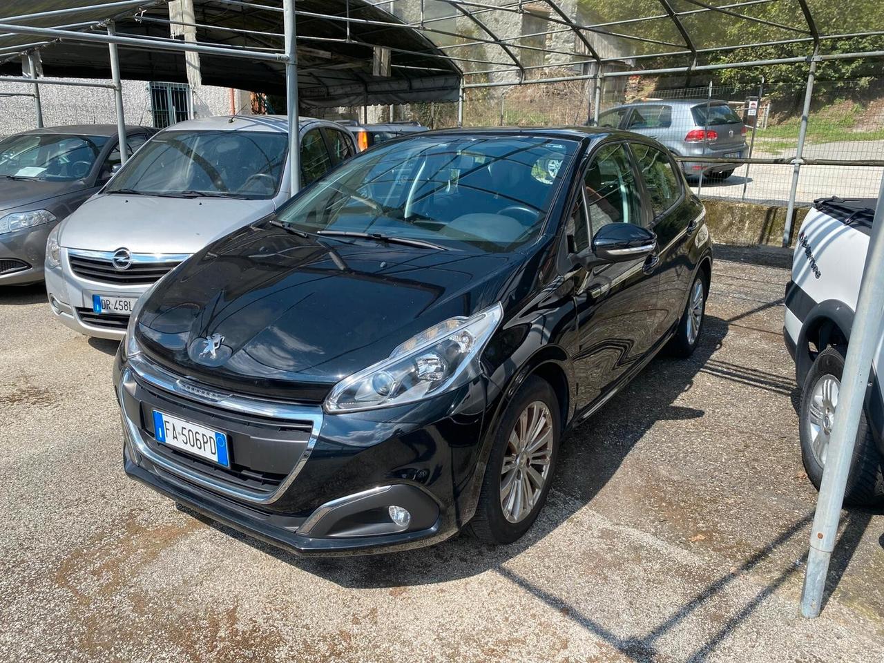 Peugeot 208 PureTech 82 5 porte Allure