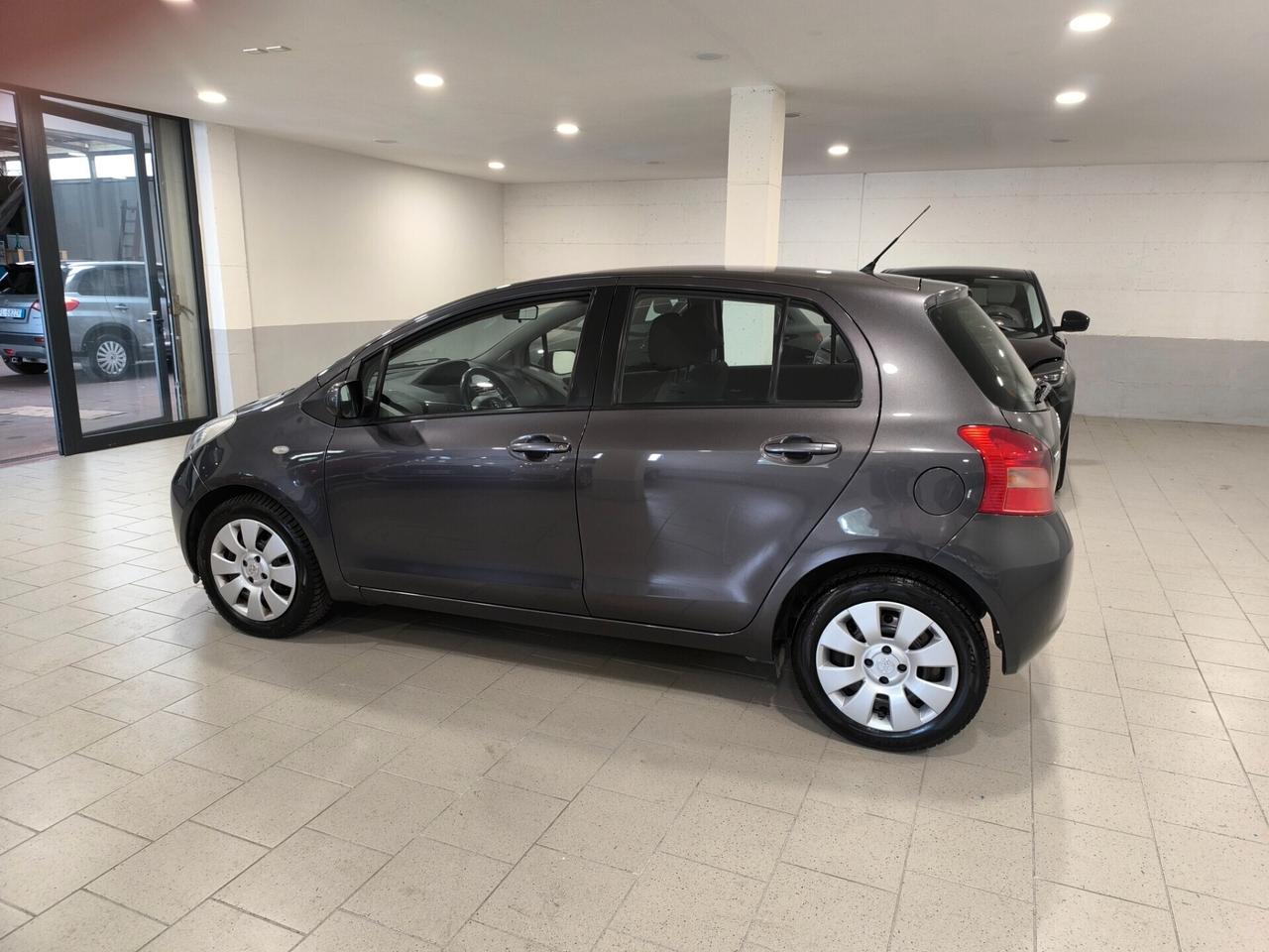 Toyota Yaris 1.0 5 porte Sol