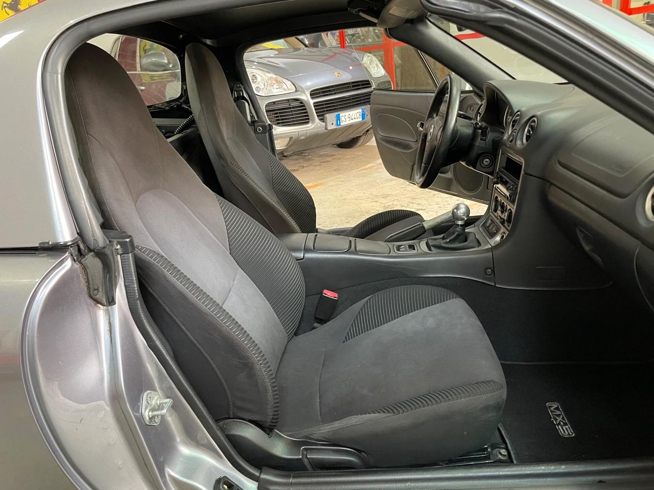 Mazda MX-5 1.6i 16V con HARD-TOP!!!