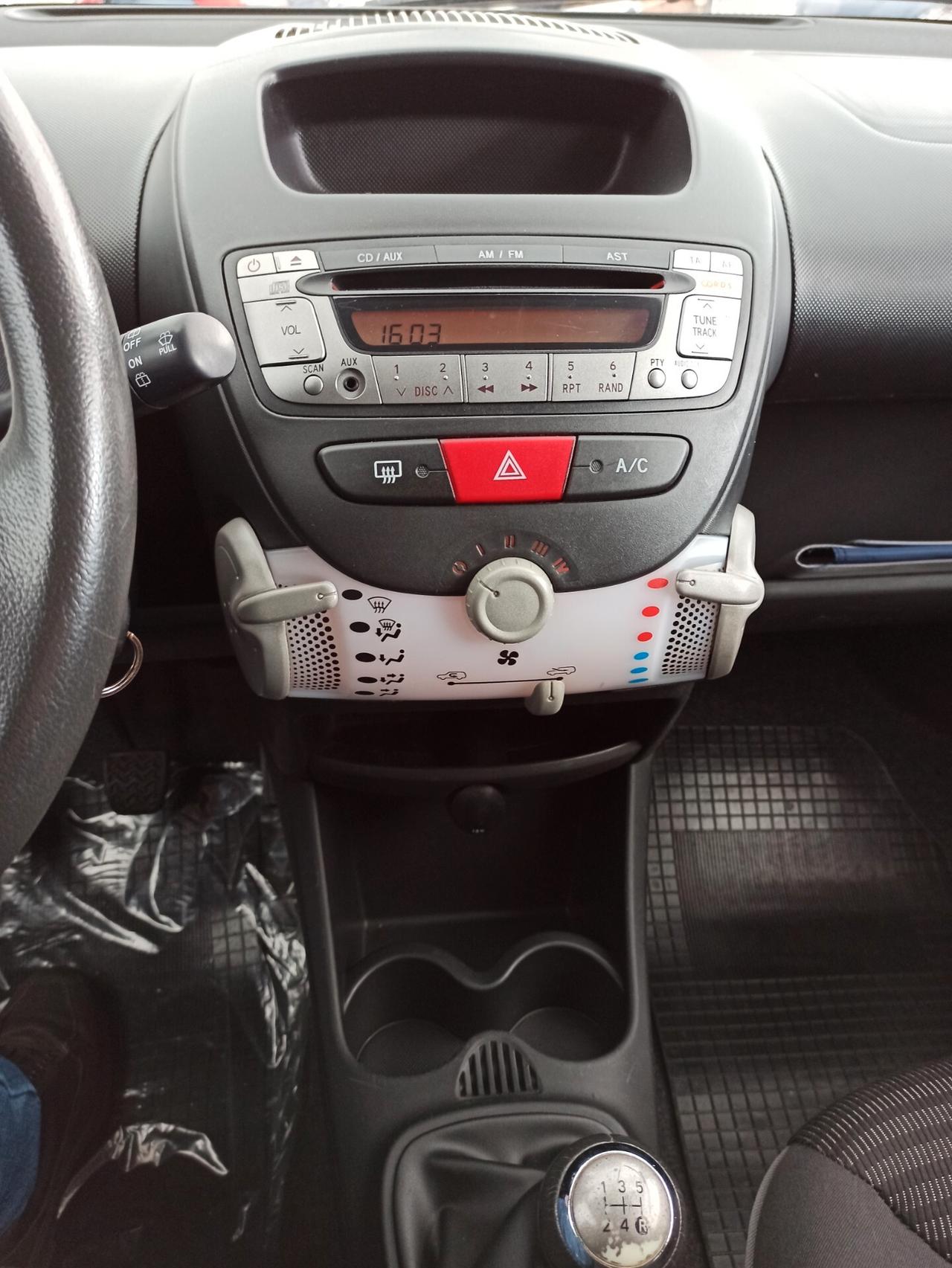 Peugeot 107 1.0 68CV 5p. Superga