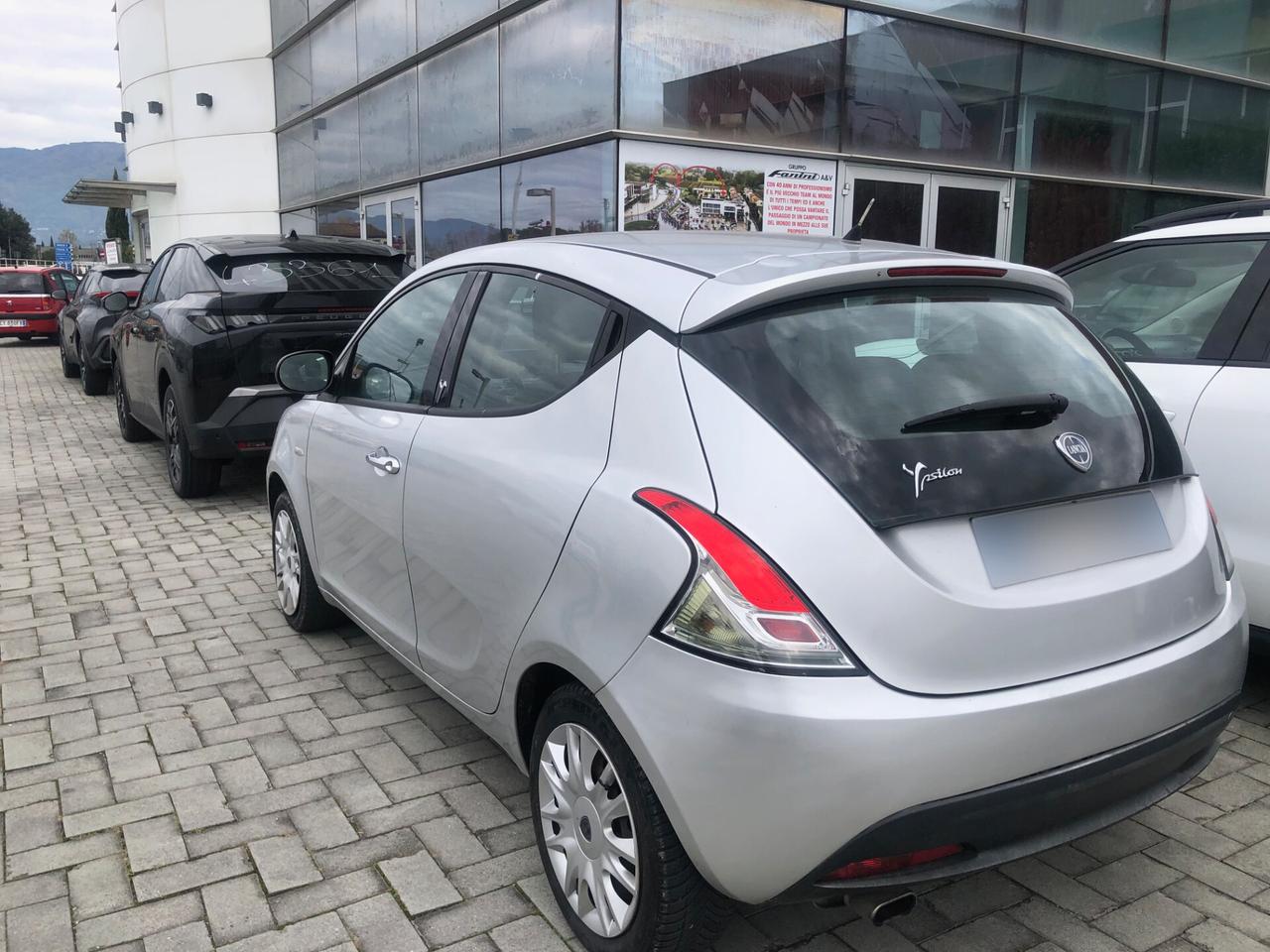 Lancia Ypsilon 1.2 69 CV 5 porte S&S Silver