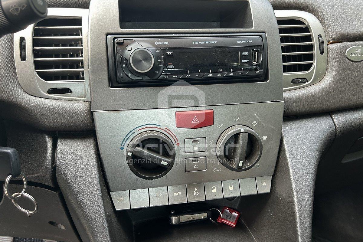 LANCIA Ypsilon 1.3 MJT 75 CV Modamilano