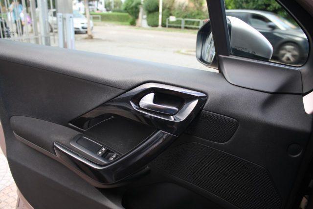 PEUGEOT 208 1° serie 1.2 VTi 82 CV 5 porte Active