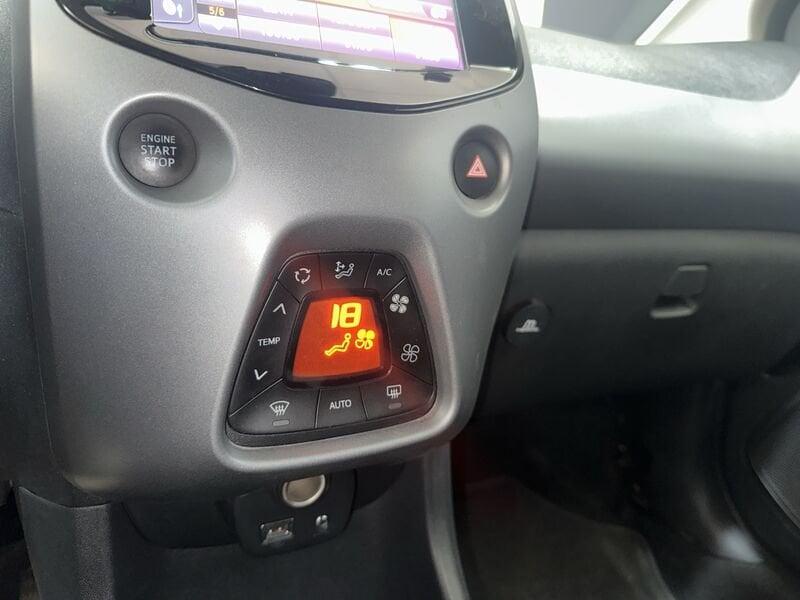Toyota Aygo Aygo Connect 1.0 VVT-i 72 CV 5 porte x-wave