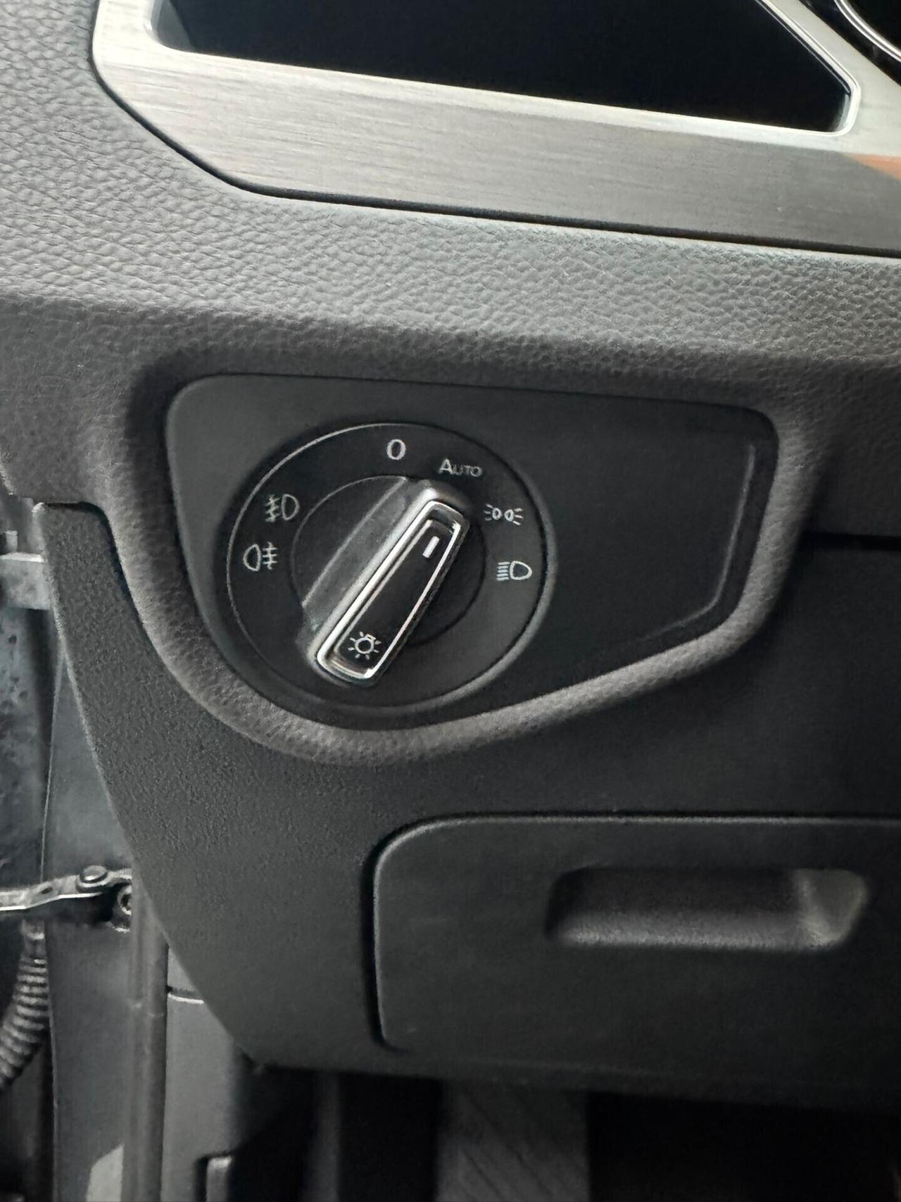 Volkswagen Touran 1.6 TDI 115 CV SCR DSG Executive BlueMotion Tech.