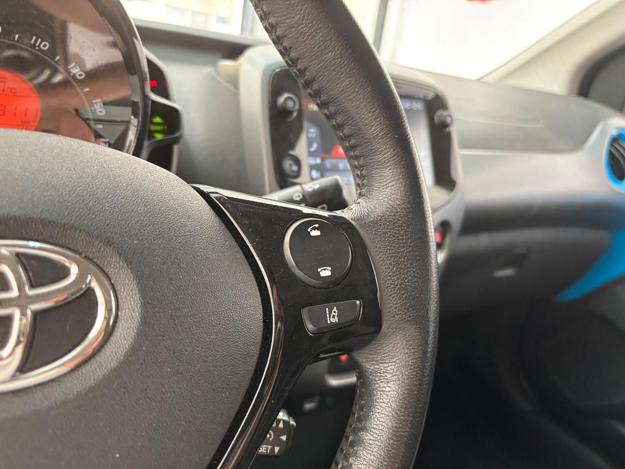 TOYOTA Aygo Connect 1.0 VVT-i 72 CV x-wave