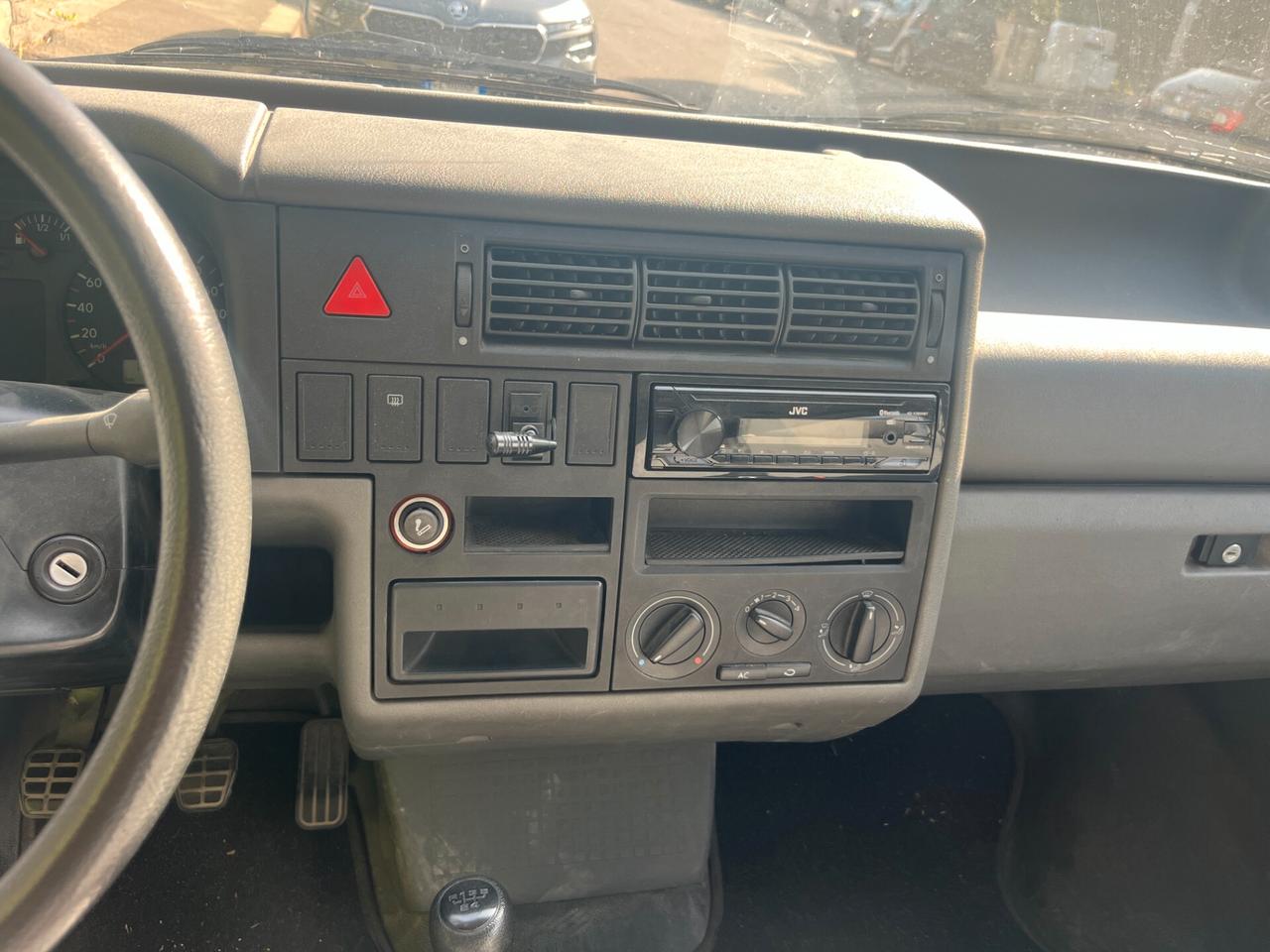 Volkswagen Transporter 2.5 TDI/88CV 9 posti autovettura