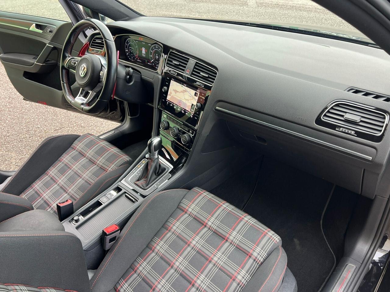 Volkswagen Golf GTI Performance 2.0 230 CV TSI DSG