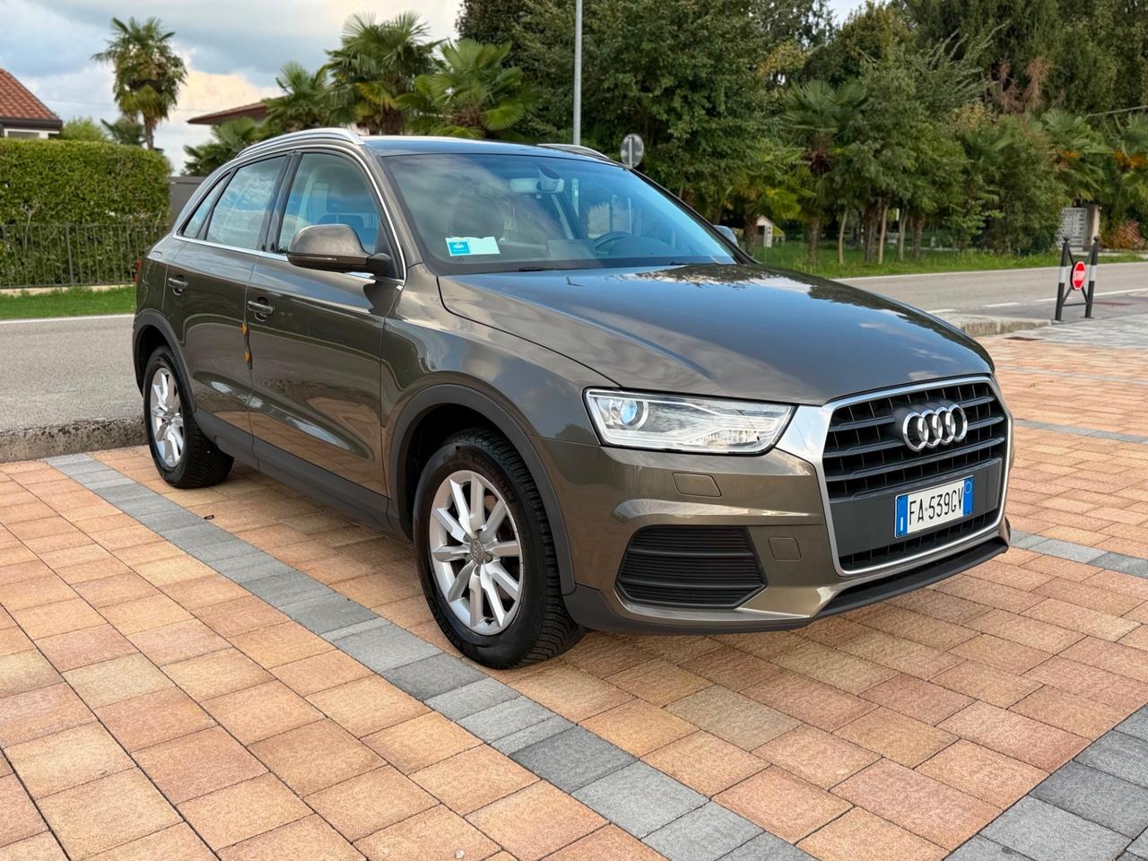 Audi Q3 2.0 TDI 120 CV Business