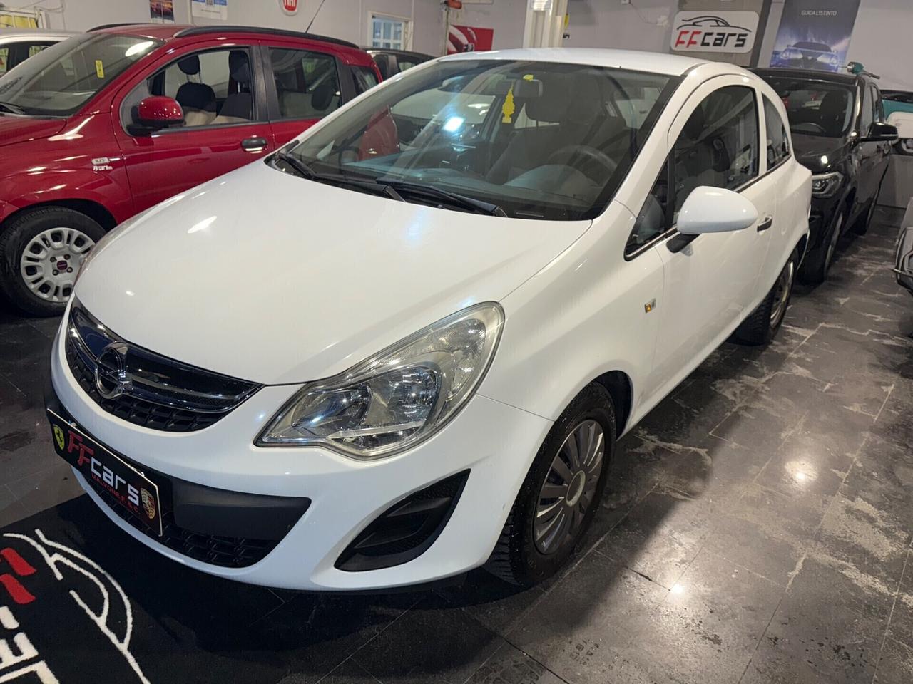Opel Corsa 1.2 3 porte b-color