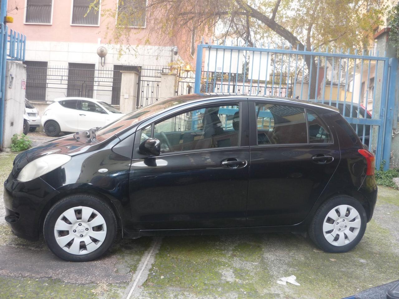 Toyota Yaris 1.0 5 porte Sol