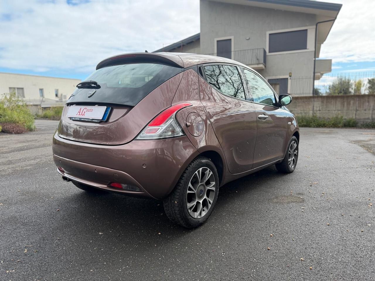 Lancia Ypsilon 1.2 69 CV 5 porte Gold