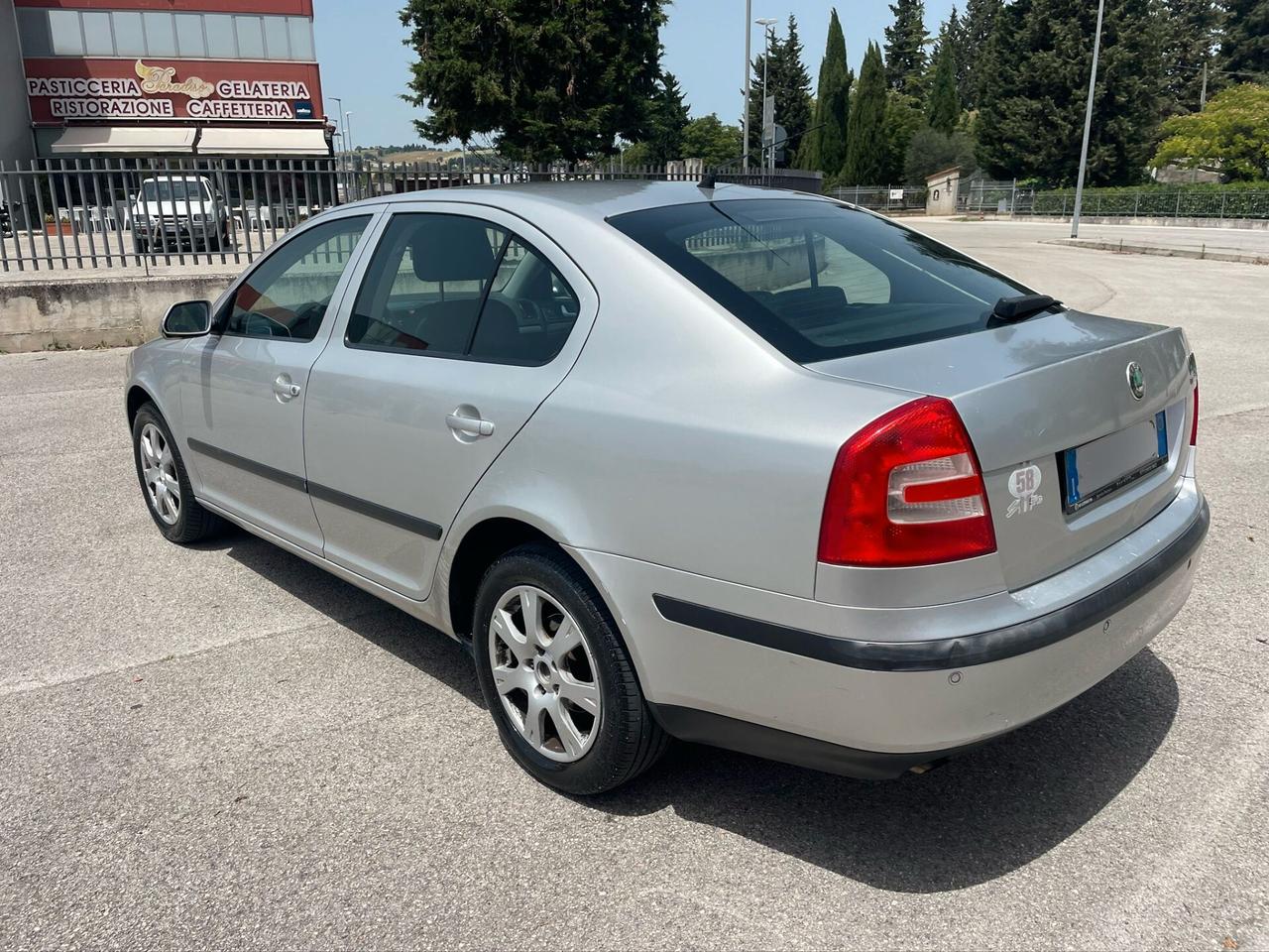 SKODA OCTAVIA 1.6 BENZ METANO 2006 12 MESI DI GARANZIA