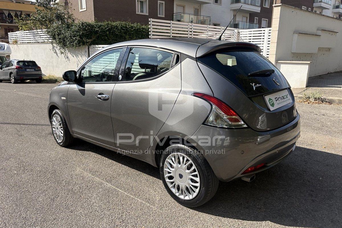 LANCIA Ypsilon 1.2 69 CV 5 porte GPL Ecochic Gold