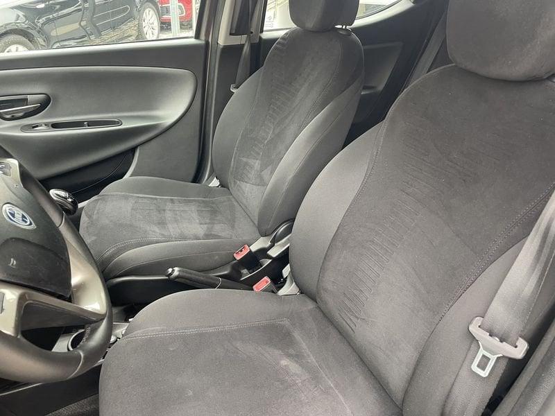 Lancia Ypsilon Ypsilon 1.2 8v Gold s&s 69cv E6