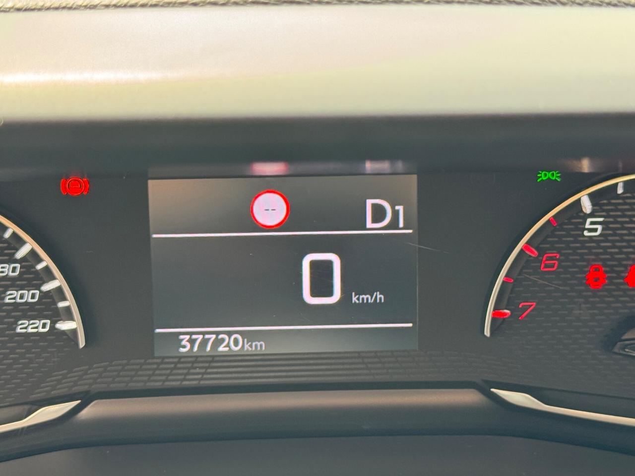 Peugeot 2008 PureTech 130 EAT8 37000KM