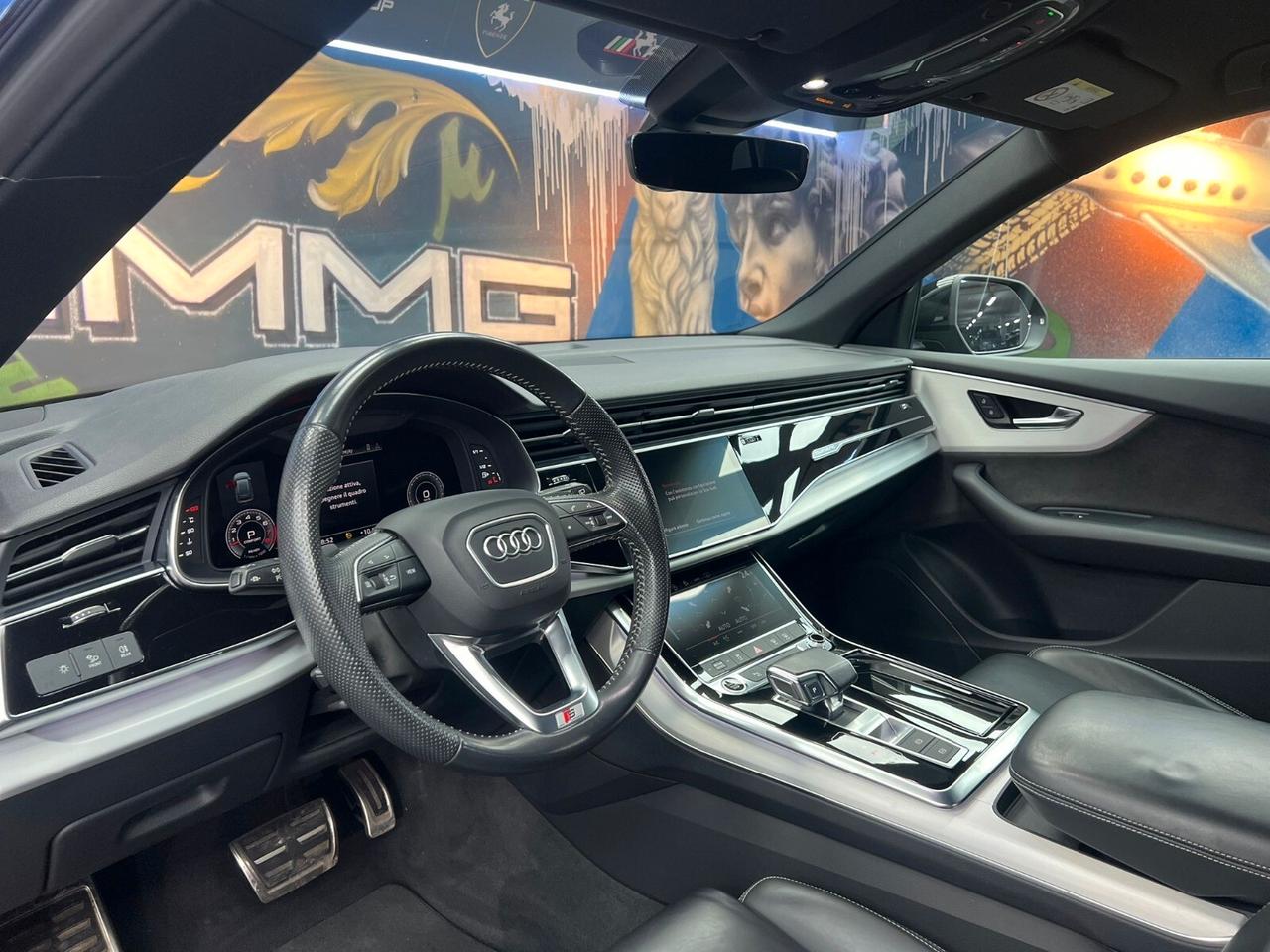 Audi Q8 55 TFSI quattro tiptronic