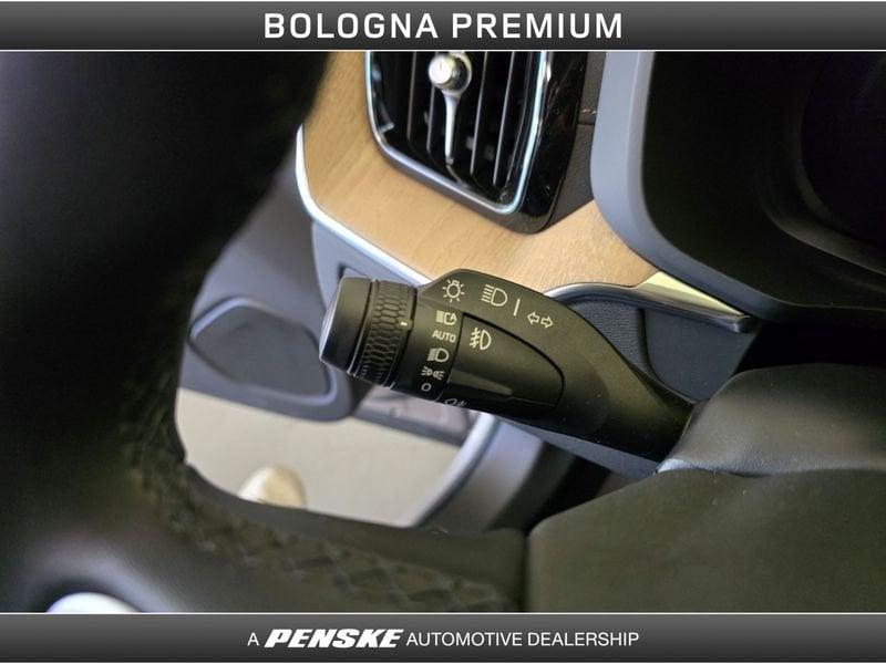 Volvo XC60 XC60 B5 AWD automatico Ultra Dark