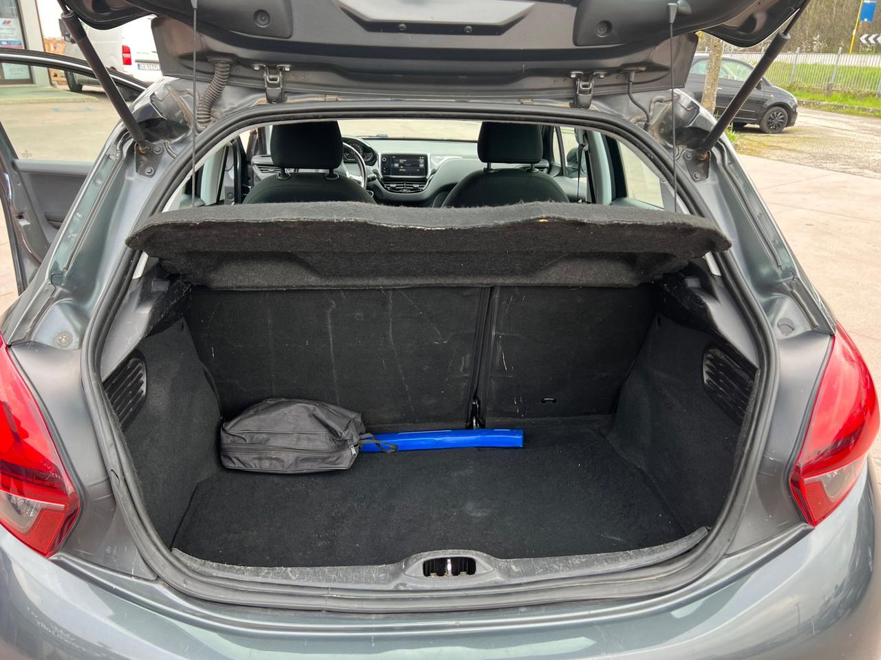 Peugeot 208 PureTech 82 5p. GPL Active