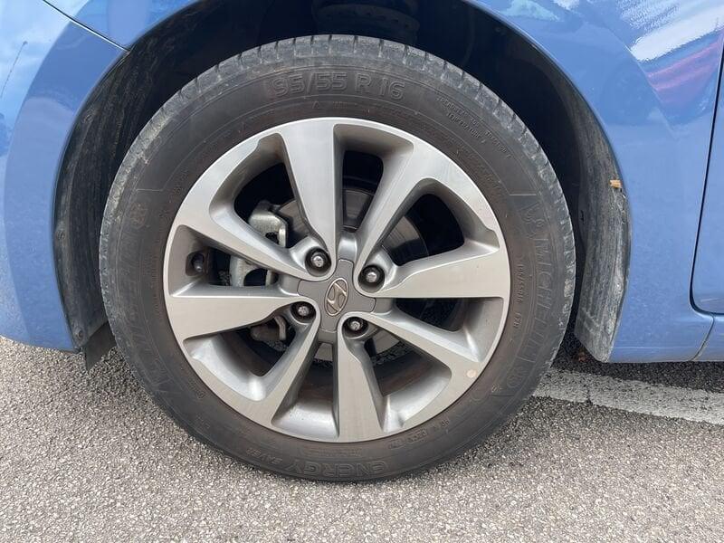 Hyundai i20 II 2015 5p 1.2 Login econext 84cv