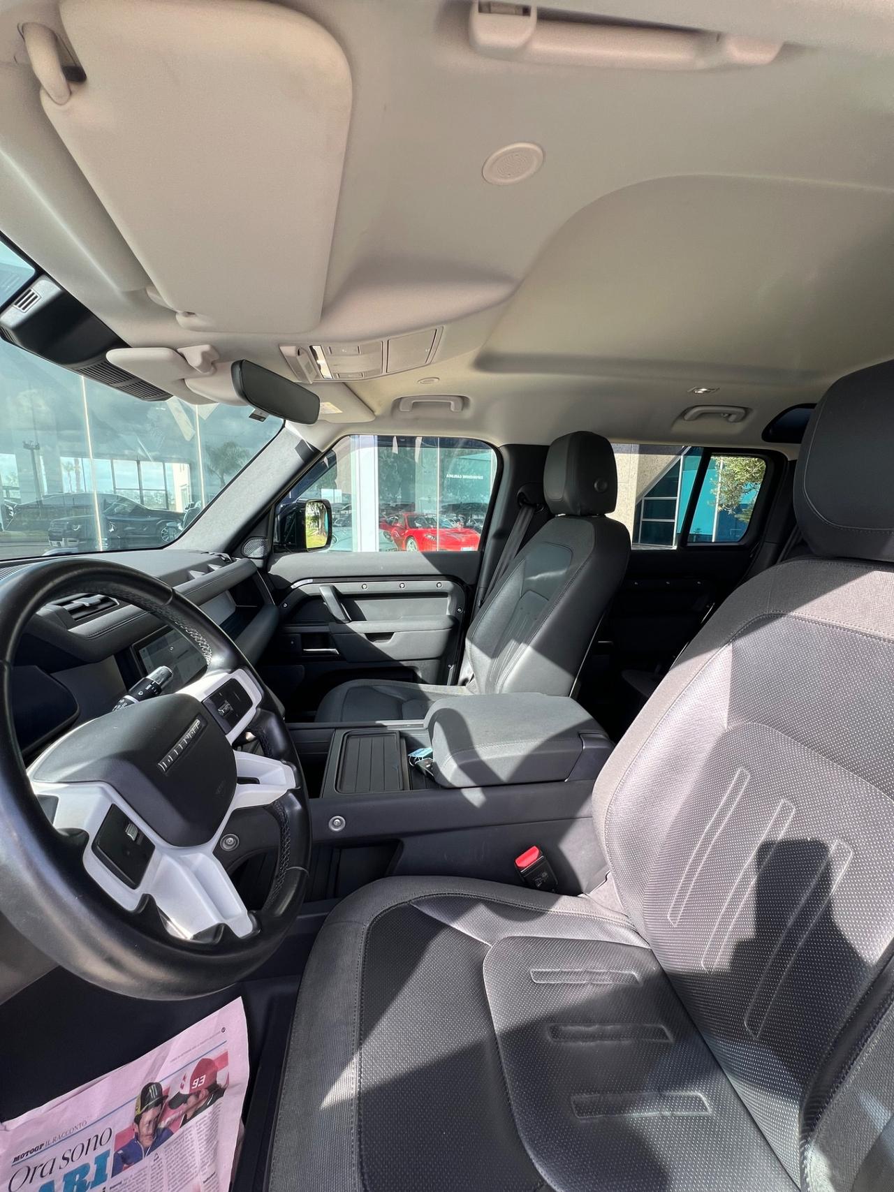 Land Rover Defender 110 HSE 240cv offerta T-Stock prezzo imperdibile