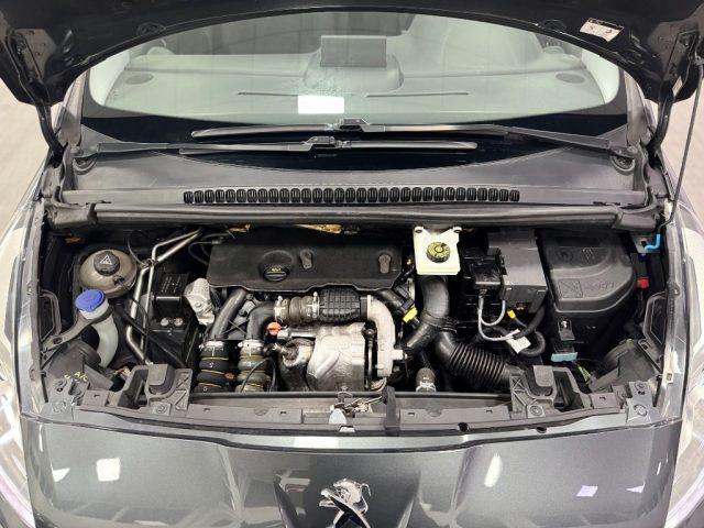 PEUGEOT 5008 1.6 HDi 115CV Business