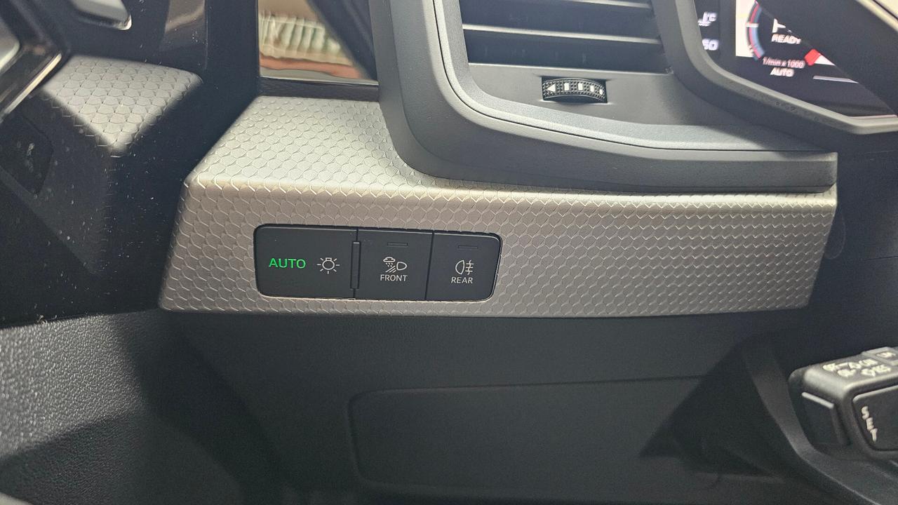 A1 SPB 35 TFSI S tronic S-LINE INTERNO ESTERNO UNIPRO' LED TAGL UFF