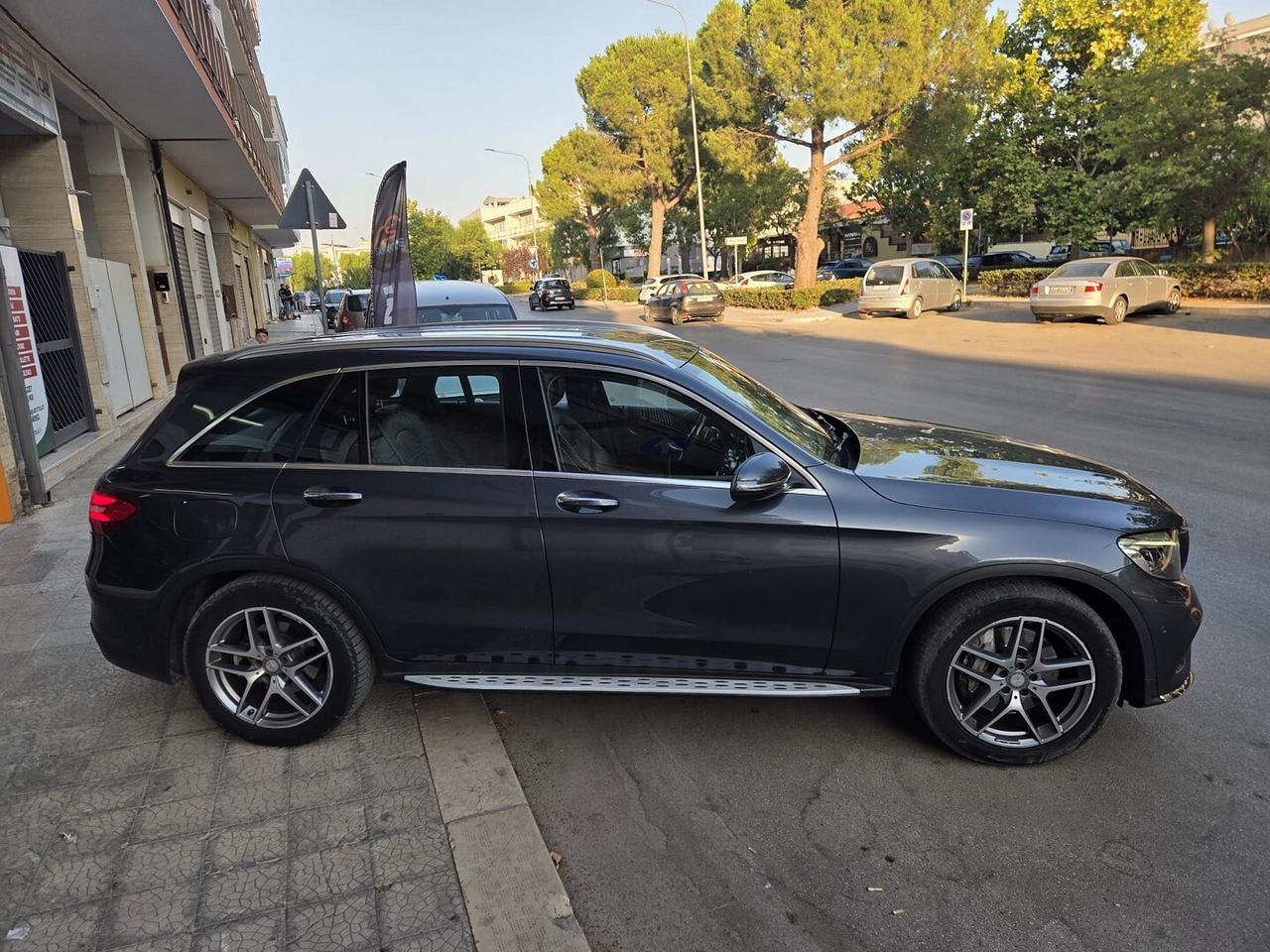 MERCEDES GLC 250 4MATIC PREMIUM + AMG PACK +GANCIO