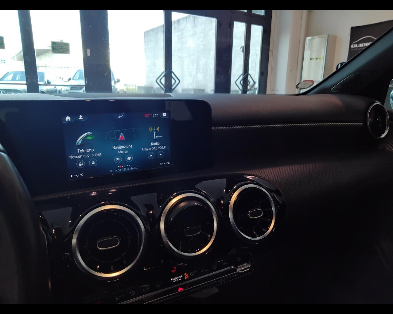 Mercedes-Benz Classe A - W177 2018 - A 180 d Sport auto