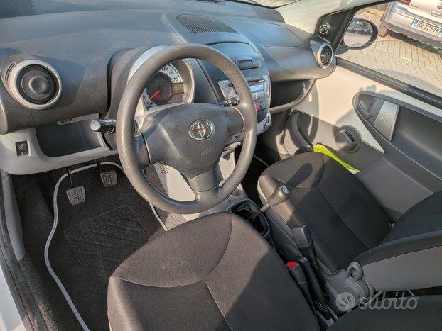 Toyota Aygo 2011 benzina