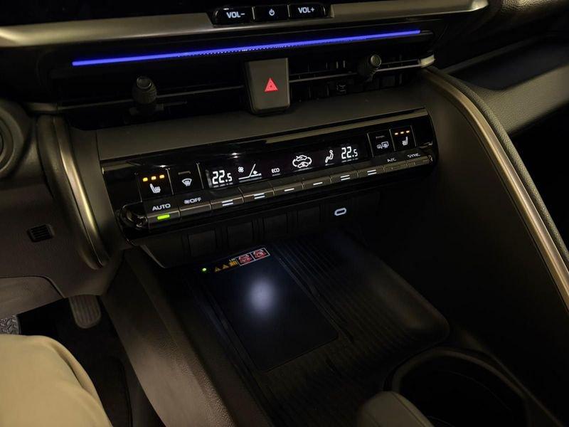 Toyota C-HR 2.0 HV E-CVT Lounge Premiere