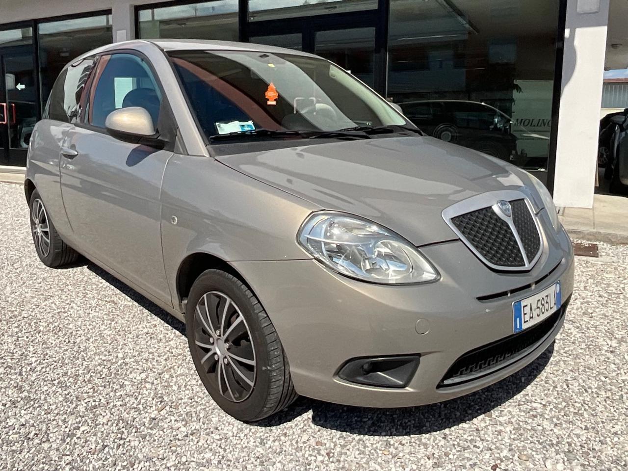 Lancia Ypsilon 1.2 Versus