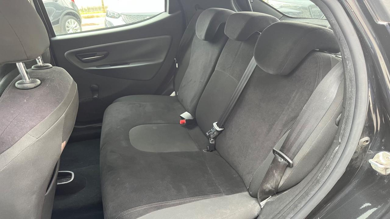 Lancia Ypsilon 1.3 MJT 16V 95 CV 5 porte S&S Silver