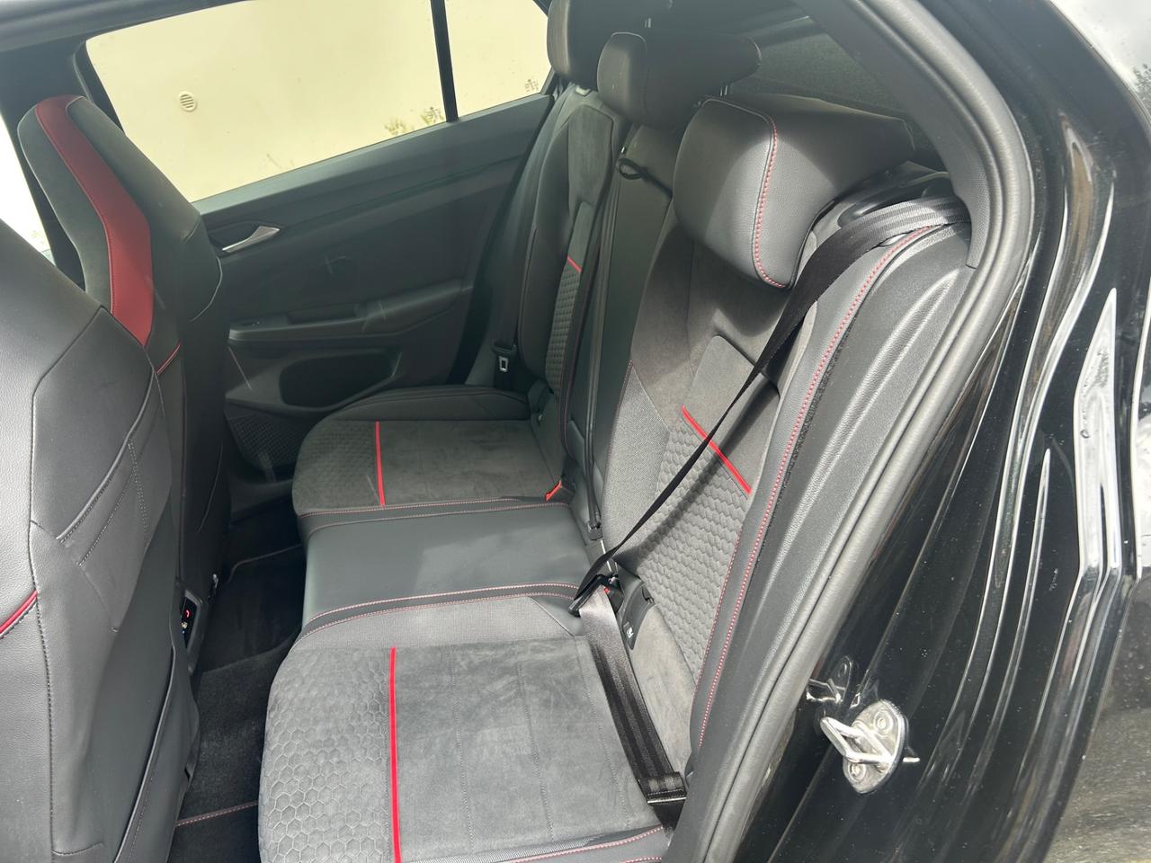 Volkswagen Golf GTI 2.0 TSI DSG