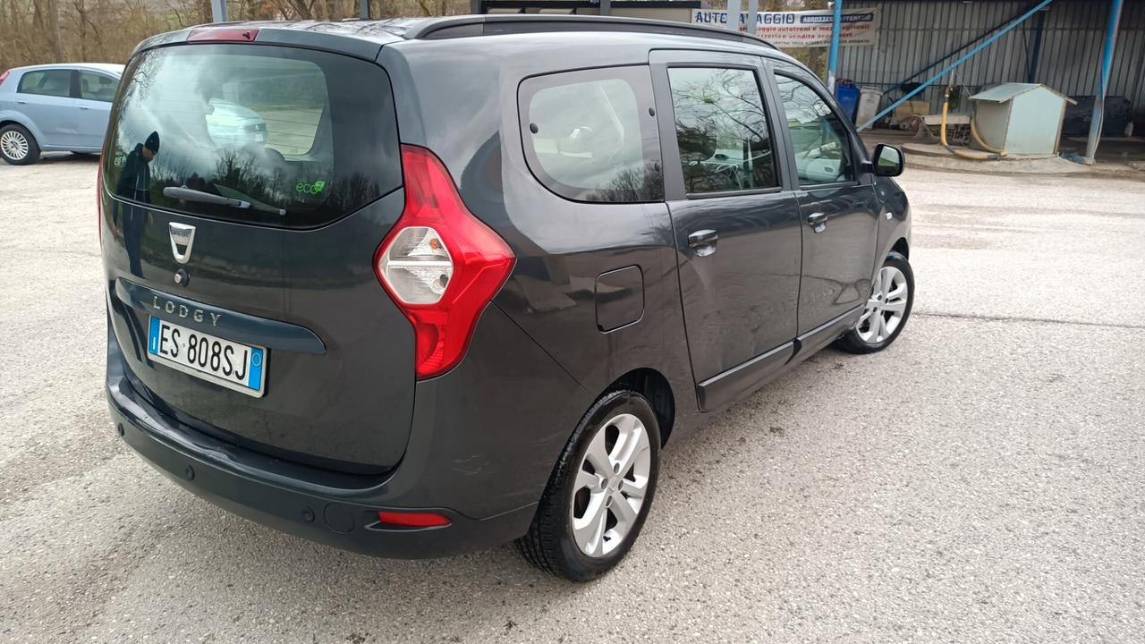 Dacia Lodgy 1.5 diesel 7 posti navigatore telefono bluetooth