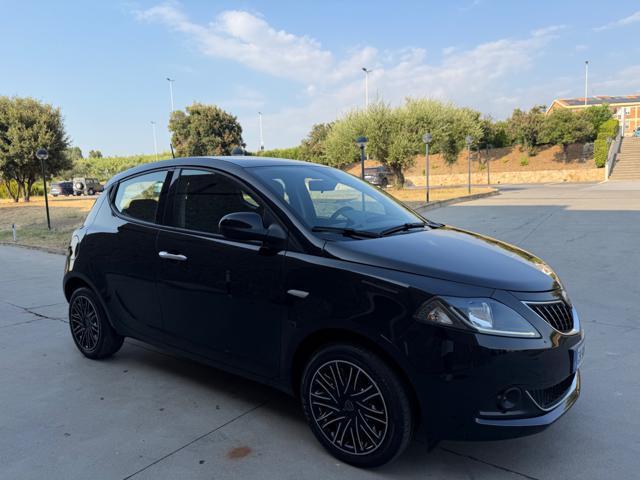 LANCIA Ypsilon GOLD+NAVI CARPLAY+SENSORI+LED