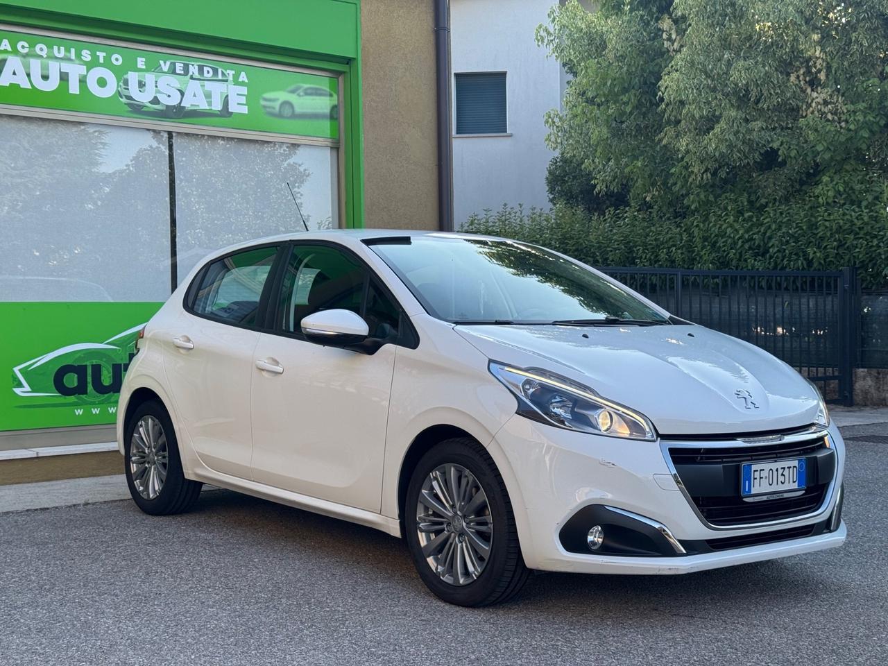 Peugeot 208 PureTech 82 5 porte Allure 36150km
