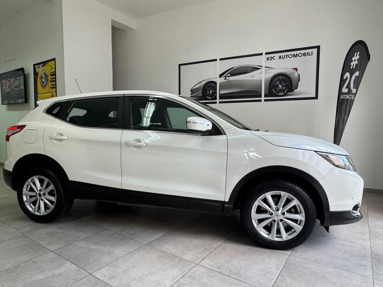 Nissan Qashqai / 1.5 cc 110cv / Diesel / Retrocamera /