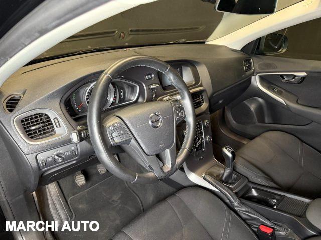 VOLVO V40 T2 Plus