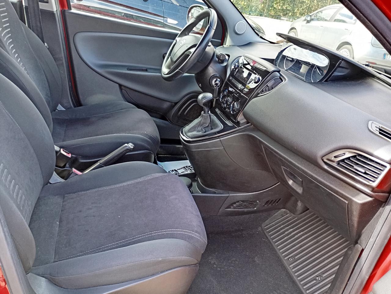 Lancia Ypsilon 5P 0.9 TwinAir 85CV Gold Aut.