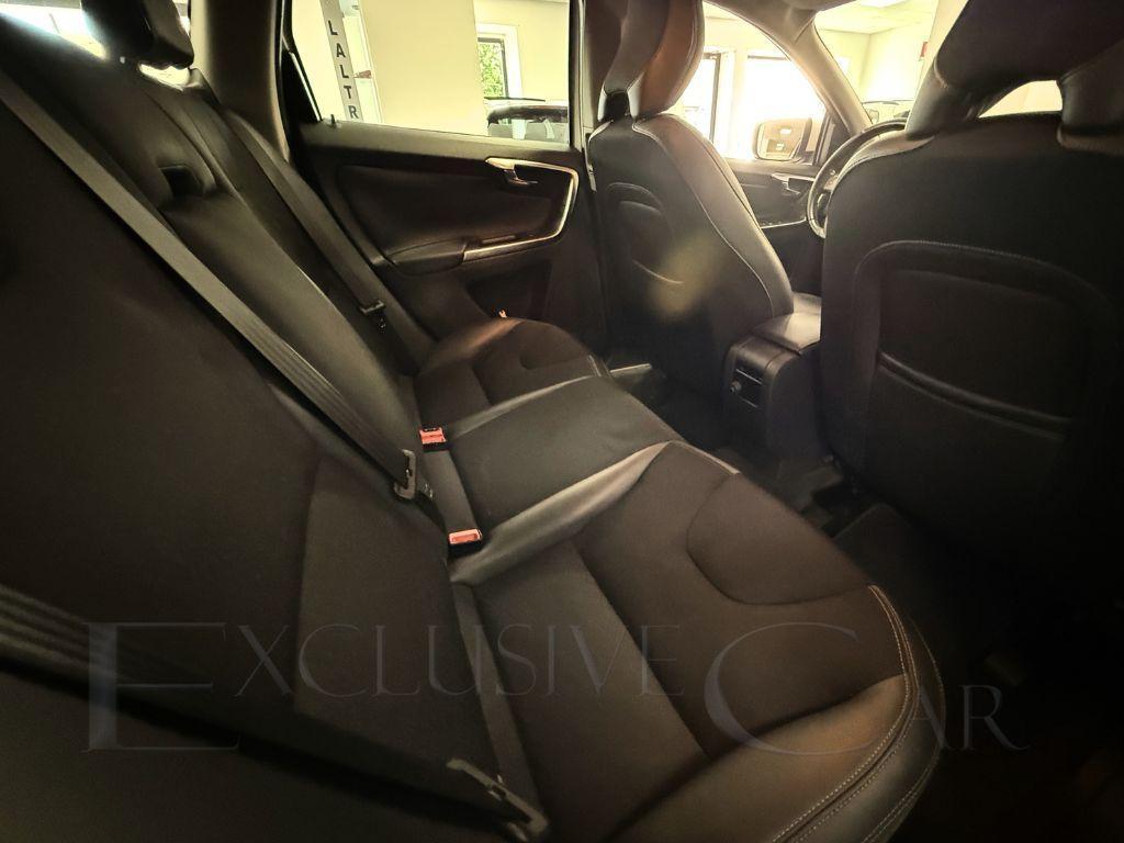 Volvo XC60 2.4 D4 181 CV AWD Momentum