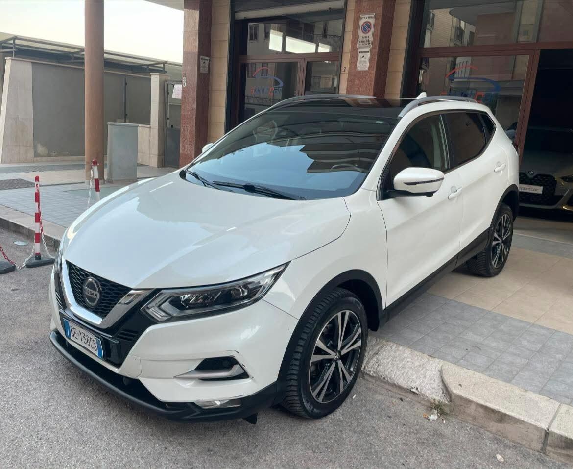 Nissan Qashqai 1.7 dCi 150 CV 4WD CVT N-Connecta TETTO LED TELEC 360 18'