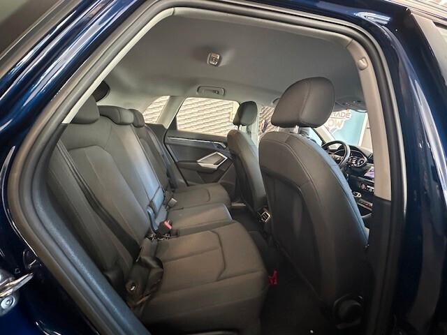 Audi Q3 35 TDI S tronic Business