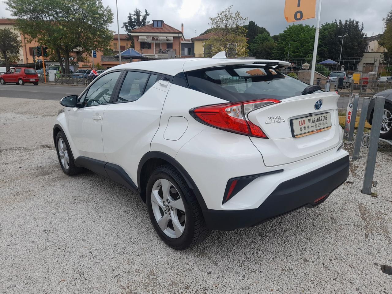 Toyota C-HR 1.8 Hybrid rate da 99euro al mese!