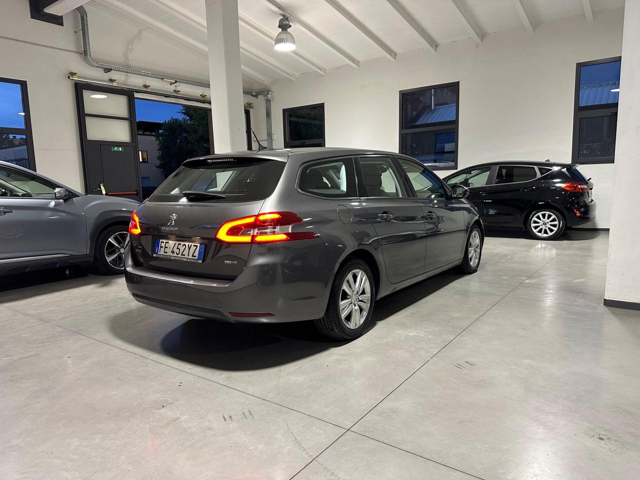Peugeot 308 BlueHDi 120 S&S SW Allure
