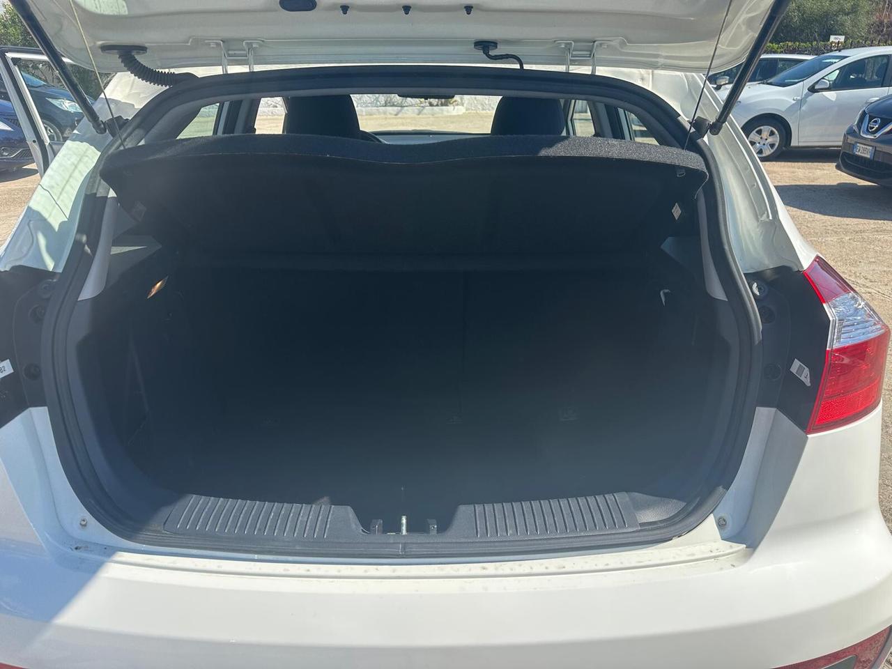 Kia Rio 1.1 CRDi Active (2016) | OK NEOPATENTATI - Consumi da Record (8.500€)