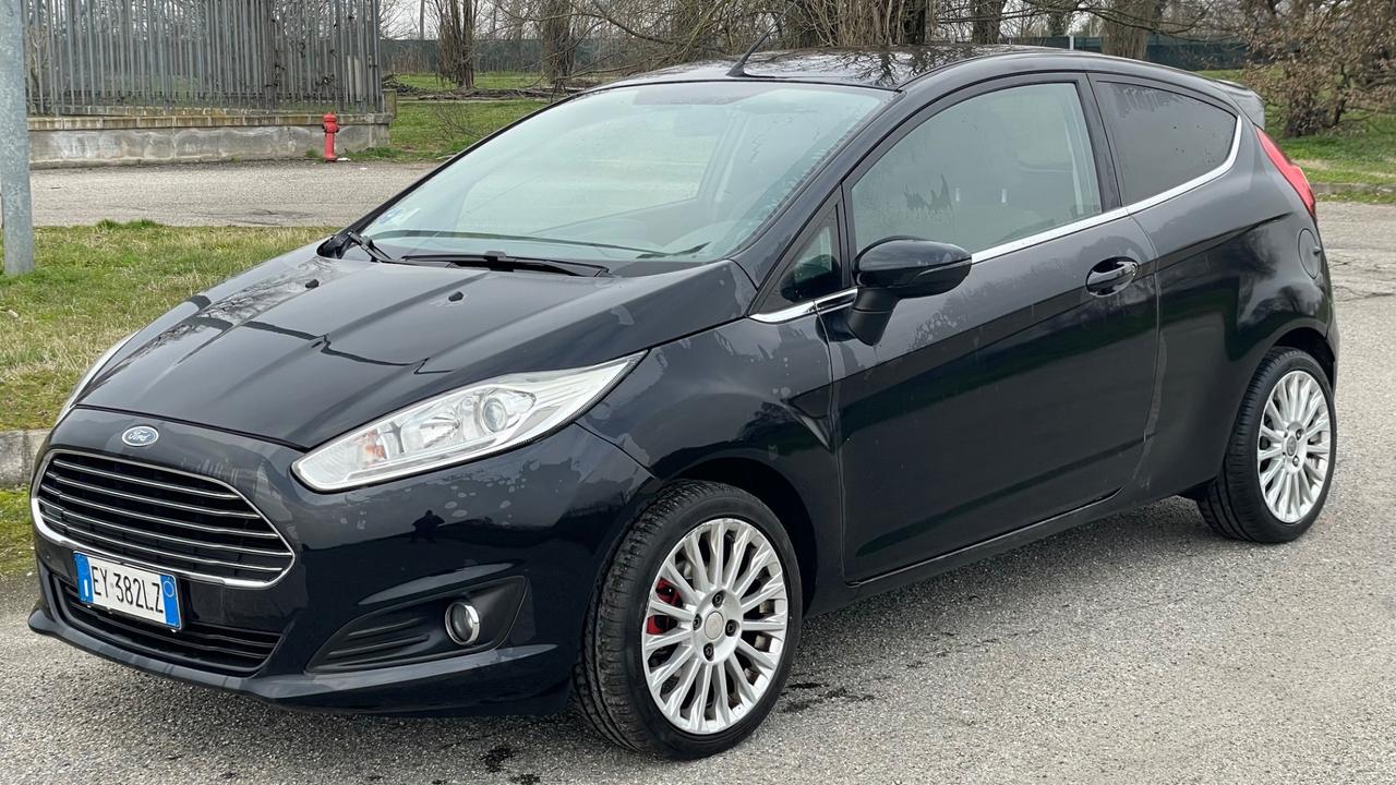 Ford Fiesta 1.5 TDCi 75CV 3 porte Black & White Edition